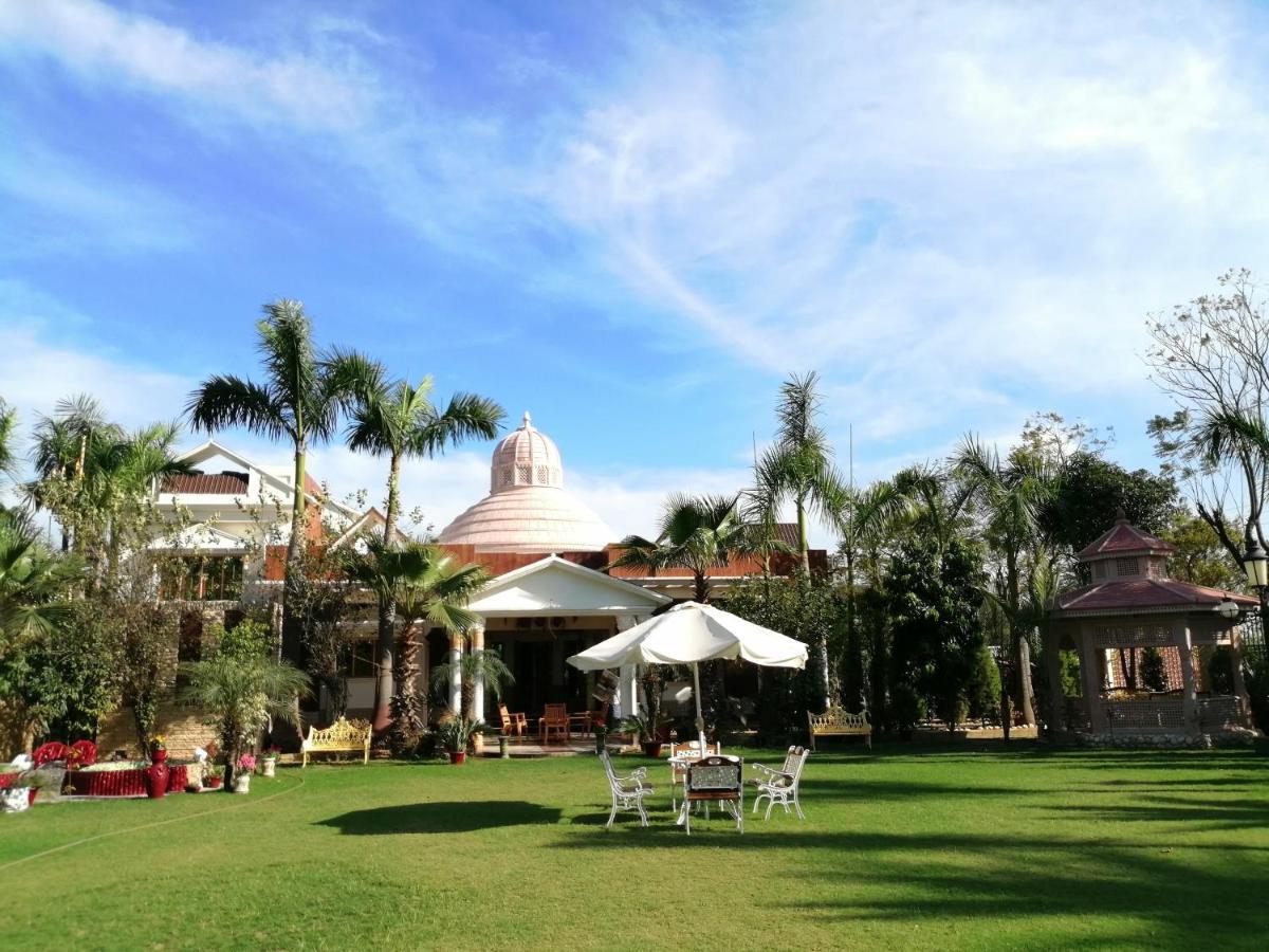 มันน์ เดอะ ปาล์ม รีทรีต Hotel ลัคเนา ภายนอก รูปภาพ