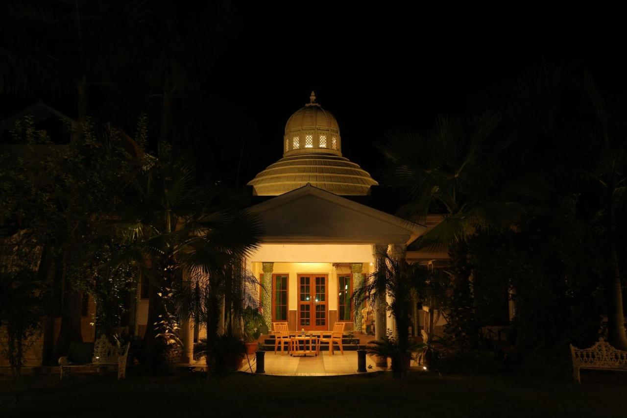 มันน์ เดอะ ปาล์ม รีทรีต Hotel ลัคเนา ภายนอก รูปภาพ